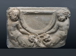 Urna cineraria romana con putti