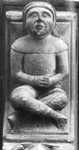 Rilievo Figura a gambe incrociate