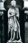 Statua angelo adorante finestra prima da destra del fianco settentrionale della Cattedrale