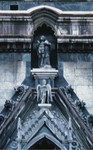 Statua Vergine annunciata sommità della Porta dei Cornacchini