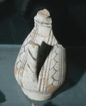 Frammento di vaso bianco con decorazione linee nere