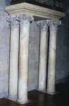 Basamento con quattro colonne nella Cappella del Santissimo Sacramento di Buggiano
