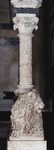 Base a colonnina con santi su leone stiloforo del Candelabro del Battistero