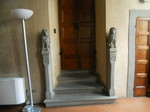 Pilastrino sinistro con Marzocco - Sala della Presidenza dell'OPA