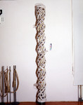 Colonna tortile con inserti musivi 